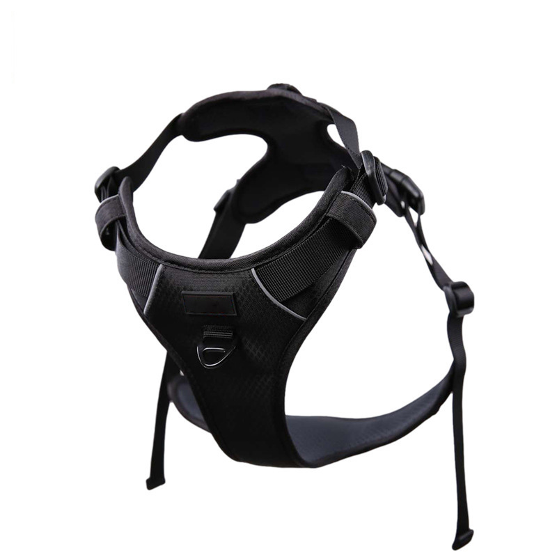 Explosion-proof chest punching strap with medium and large dog traction rope